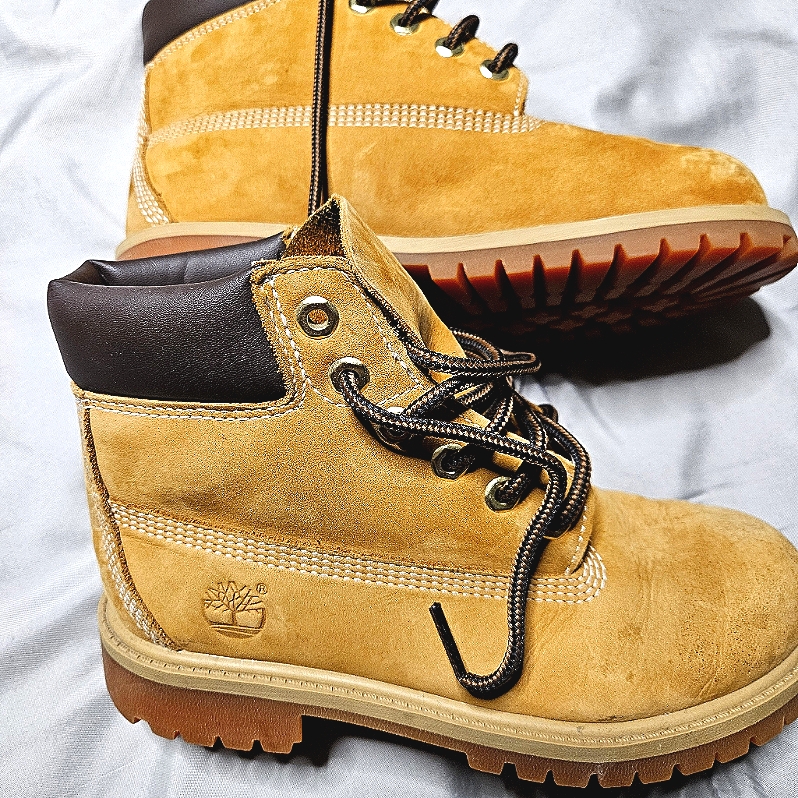 Youth Size Timberland Boots Size 2